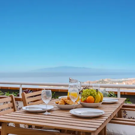 Luxurious 2-bedroom With Ocean View In Apartment