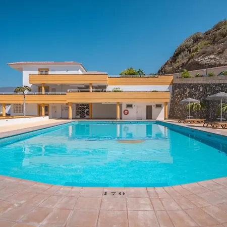 Apartmán Luxurious 2-bedroom With Ocean View In
