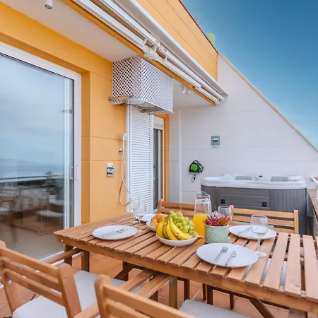 Apartment Luxurious 2-bedroom With Ocean View In *
